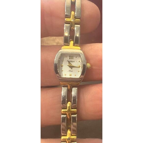 Women's 15mm Two Tone Armitron Now Watch, Petite Case - Picture 1 of 4